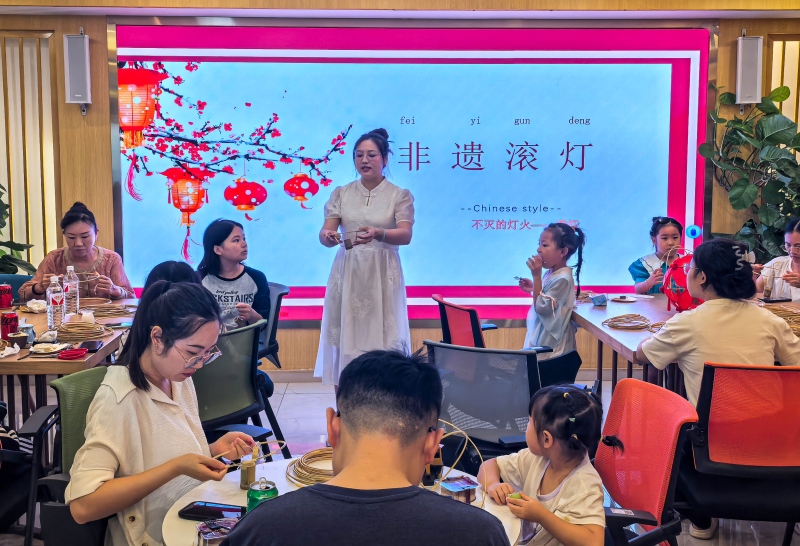 县人才之家开展各类主题活动&nbsp;潘帅摄