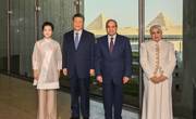 习近平和彭丽媛同埃及总统塞西夫妇共同参观大埃及博物馆
