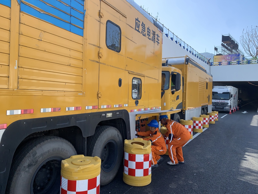 活动现场的应急保障发电车