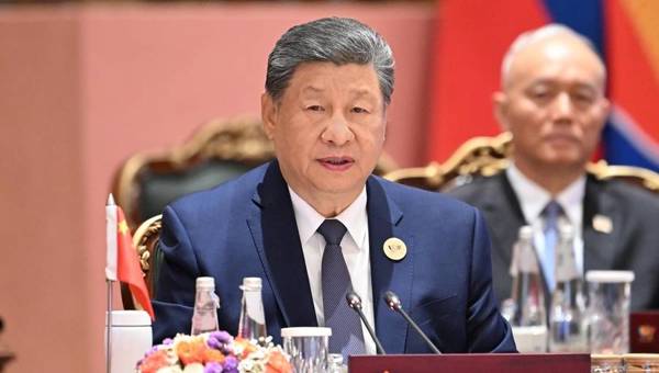 习近平出席金砖国家领导人第十八次会晤第二阶段会议并发表重要讲话