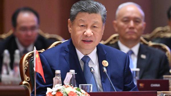 习近平出席金砖国家领导人第十八次会晤第一阶段会议并发表重要讲话