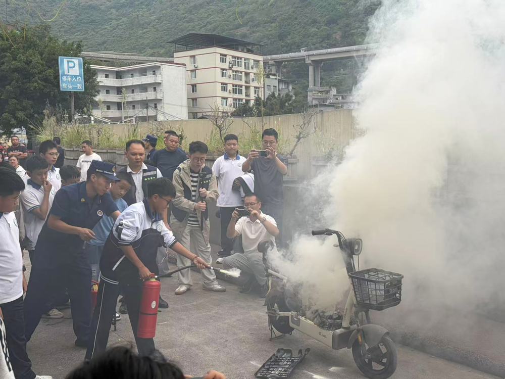 安全宣传进学校