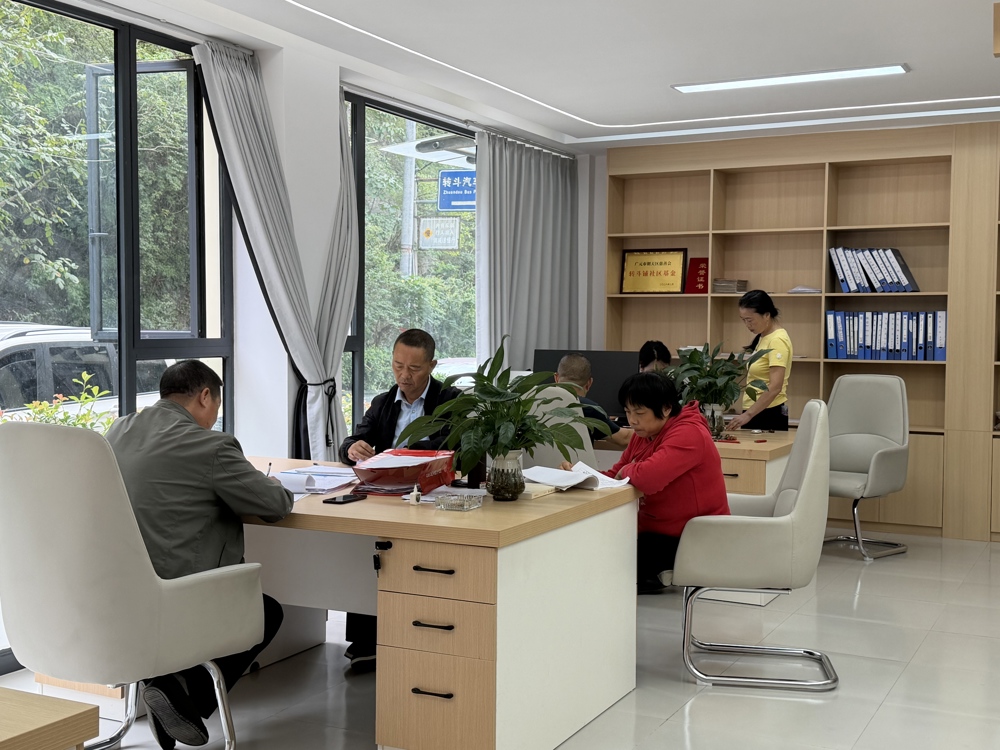 朝天区中子镇转斗铺便民服务中心经过升级改造后实现高频事项快速办理