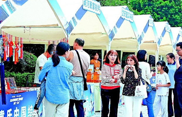 赛在球场 惠在集市 暖在职工 ——2026年四川省职工篮球联赛市州组南区泸州赛点综述